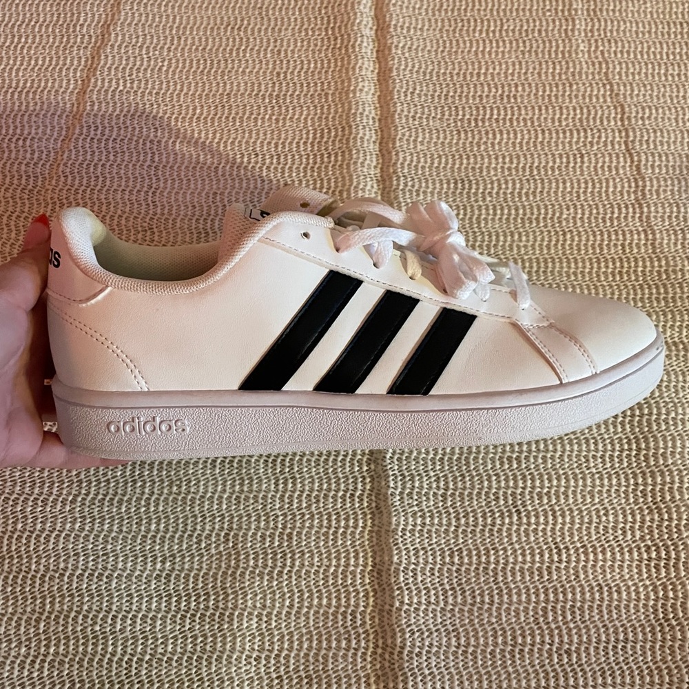 Adidas Grand Courts size 9.5 in womens
